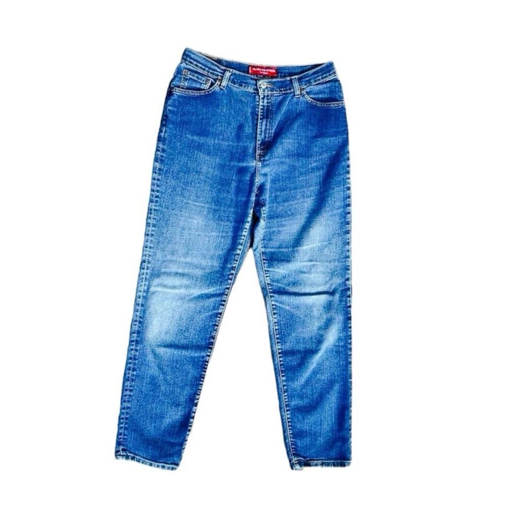 Vintage Levi’s 512 Classic slim fit tapered leg mom jeans